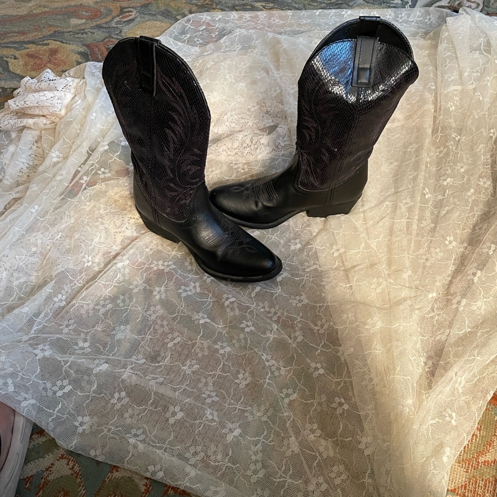 Rampage Black Heeled Boots - Picture 7 of 8